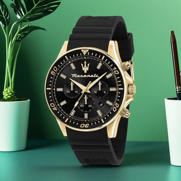 Amazing Gold Maserati Men's Watch Sports Leisure Luxury Europe and America Large Dial Black Silicone StrWatch.